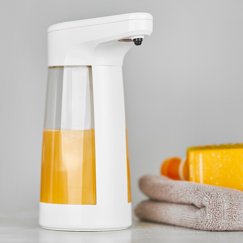 Durante il COVID-19, i distributori automatici di sapone sono favoriti nei luoghi pubblici.